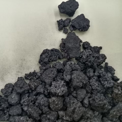 Cokes van de koolstof de Fokker Gecalcineerde Aardolie 15mm Recarburizer-Schuringsbewijs
