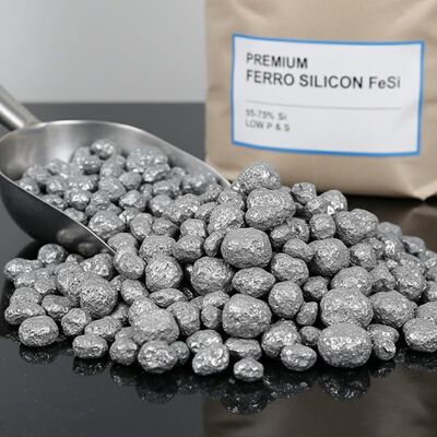 Premium Ferro Silicium FeSi-granulaten met een siliciumgehalte van 55­75% voor legeringsstaal en gietijzer met een afmeting van 10­100 mm en een laag fosfor­ en zwavelgehalte